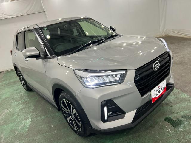 ロッキープレミアムG 走行651キロ/LEDヘッドランプ/純正マット1年保証距離無制限 走行距離651キロ 純正マット サイドエアバッグ LEDヘッドランプ アイドリングストップ シートヒーター オート格納式ドアミラー 電動パーキングブレーキ キーフリー(埼玉県)の中古車