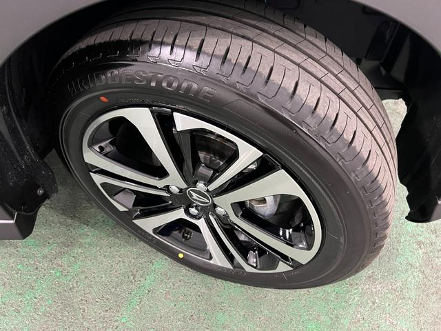 ロッキープレミアムG 走行651キロ/LEDヘッドランプ/純正マット1年保証距離無制限 走行距離651キロ 純正マット サイドエアバッグ LEDヘッドランプ アイドリングストップ シートヒーター オート格納式ドアミラー 電動パーキングブレーキ キーフリー(埼玉県)の中古車