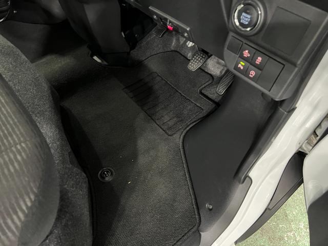 ハイゼットカーゴクルーズ 走行5395キロ/純正フルセグナビ/ドラレコ1年保証距離無制限 走行距離5395キロ 純正フルセグナビ バックカメラ ドラレコ マット クリアランスソナー LEDヘッドランプ アイドリングストップ 両側スライドドア 電動格納式ドアミラー(埼玉県)の中古車