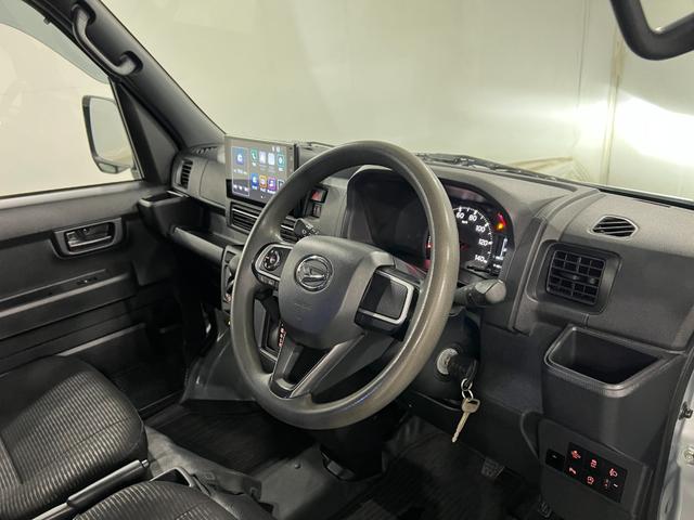 ハイゼットカーゴDX 走行45182キロ/車検整備付/タイヤ4本交換一年保証・走行距離無制限走行45182キロ 車検整備付 タイヤ4本交換 ディスプレイオーディオ バックカメラ ETC クリアランスソナー オートライト(埼玉県)の中古車