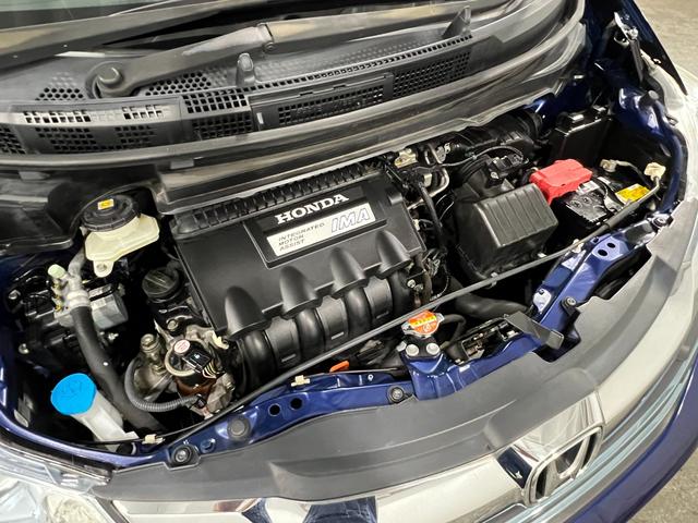 フリードハイブリッドジャストセレクション 走行68658キロ/ナビ/後席モニター1年保証距離無制限 走行距離68658キロ ワンセグナビ バックカメラ 後席モニター 純正マット 助手席エアバッグ オートライト HIDヘッドランプ 両側電動スライドドア 電動格納式ドアミラー(埼玉県)の中古車