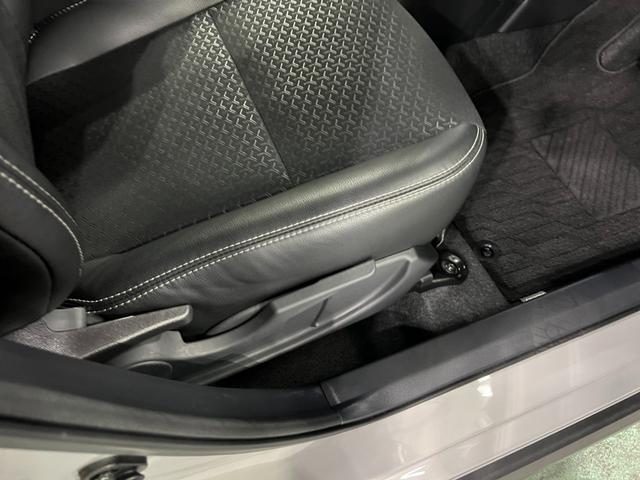 ロッキープレミアムＧ　走行１０７５３キロ／純正フルセグナビ／ドラレコ１年保証距離無制限　走行距離１０７５３キロ　純正フルセグナビ　パノラマモニター　ドラレコ　純正マット　サイドエアバッグ　ＬＥＤヘッドランプ　アイドリングストップシートヒーター　オート格納式ドアミラー（埼玉県）の中古車