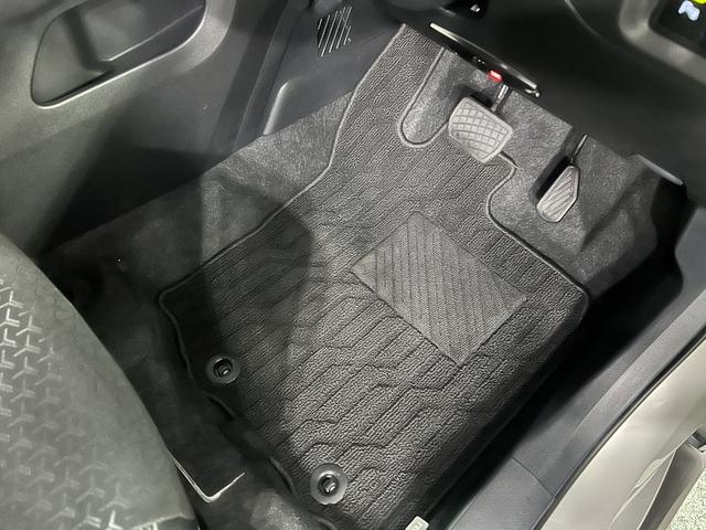 ロッキープレミアムＧ　走行１０７５３キロ／純正フルセグナビ／ドラレコ１年保証距離無制限　走行距離１０７５３キロ　純正フルセグナビ　パノラマモニター　ドラレコ　純正マット　サイドエアバッグ　ＬＥＤヘッドランプ　アイドリングストップシートヒーター　オート格納式ドアミラー（埼玉県）の中古車