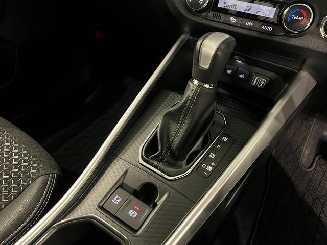 ロッキープレミアムＧ　走行１０７５３キロ／純正フルセグナビ／ドラレコ１年保証距離無制限　走行距離１０７５３キロ　純正フルセグナビ　パノラマモニター　ドラレコ　純正マット　サイドエアバッグ　ＬＥＤヘッドランプ　アイドリングストップシートヒーター　オート格納式ドアミラー（埼玉県）の中古車