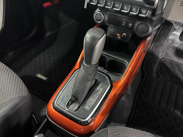 イグニスハイブリッドＭＺ　車検整備付／走行３２２８８キロ／ナビ１年保証距離無制限　走行距離３２２８８キロ　フルセグナビ　バックカメラ　ドラレコ　純正マット　オートライト　ＬＥＤヘッドランプ　アイドリングストップ（埼玉県）の中古車