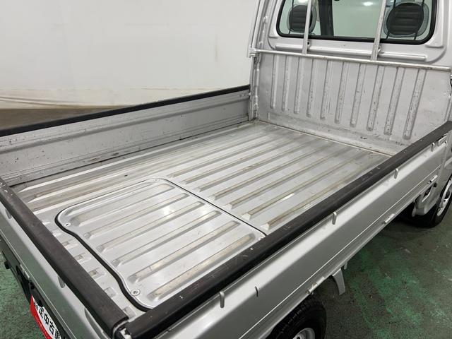 サンバートラックTC−SC 走行80227キロ/4WD/車検整備付/ナビ一年保証・走行距離無制限走行80227キロ フルセグナビ ブルートゥース 助手席エアバック 4WD 車検整備付 キーレス(埼玉県)の中古車