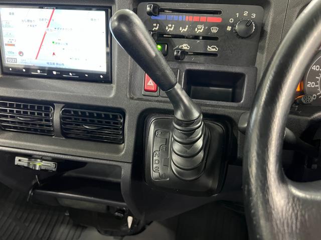 サンバートラックTC−SC 走行80227キロ/4WD/車検整備付/ナビ一年保証・走行距離無制限走行80227キロ フルセグナビ ブルートゥース 助手席エアバック 4WD 車検整備付 キーレス(埼玉県)の中古車