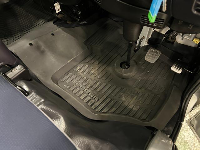 サンバートラックTC−SC 走行80227キロ/4WD/車検整備付/ナビ一年保証・走行距離無制限走行80227キロ フルセグナビ ブルートゥース 助手席エアバック 4WD 車検整備付 キーレス(埼玉県)の中古車