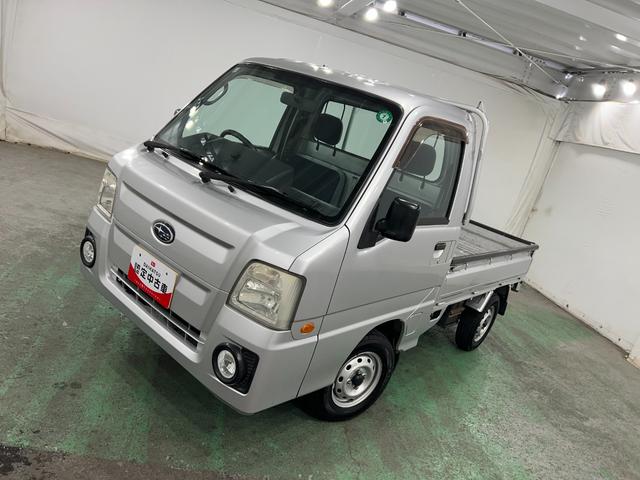サンバートラックTC−SC 走行80227キロ/4WD/車検整備付/ナビ一年保証・走行距離無制限走行80227キロ フルセグナビ ブルートゥース 助手席エアバック 4WD 車検整備付 キーレス(埼玉県)の中古車