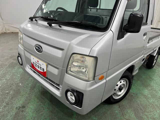 サンバートラックTC−SC 走行80227キロ/4WD/車検整備付/ナビ一年保証・走行距離無制限走行80227キロ フルセグナビ ブルートゥース 助手席エアバック 4WD 車検整備付 キーレス(埼玉県)の中古車