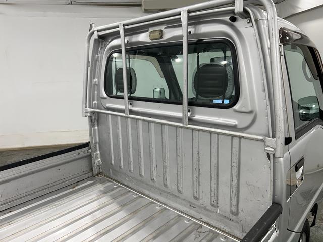 サンバートラックTC−SC 走行80227キロ/4WD/車検整備付/ナビ一年保証・走行距離無制限走行80227キロ フルセグナビ ブルートゥース 助手席エアバック 4WD 車検整備付 キーレス(埼玉県)の中古車