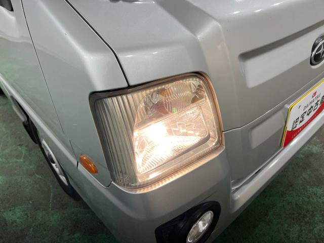 サンバートラックTC−SC 走行80227キロ/4WD/車検整備付/ナビ一年保証・走行距離無制限走行80227キロ フルセグナビ ブルートゥース 助手席エアバック 4WD 車検整備付 キーレス(埼玉県)の中古車