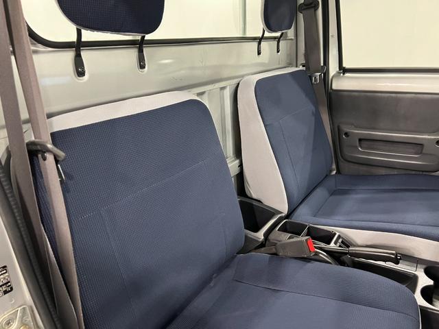 サンバートラックTC−SC 走行80227キロ/4WD/車検整備付/ナビ一年保証・走行距離無制限走行80227キロ フルセグナビ ブルートゥース 助手席エアバック 4WD 車検整備付 キーレス(埼玉県)の中古車