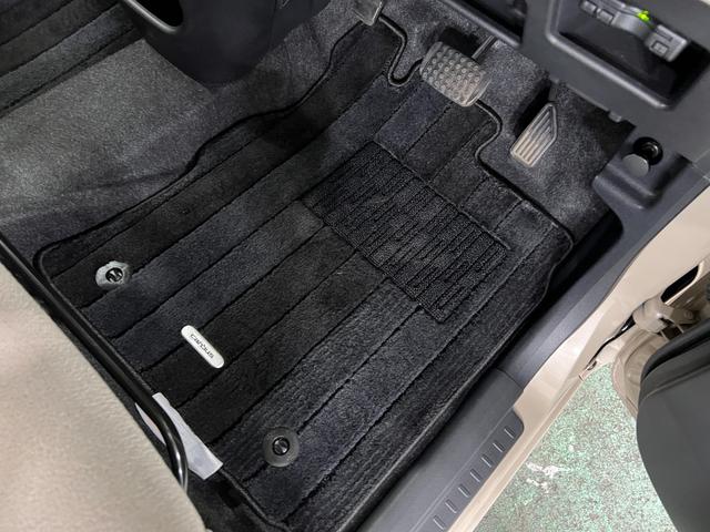 ムーヴキャンバスＧメイクアップリミテッド　ＳＡIII　走行９４３３キロ／ナビ一年保証・走行距離無制限走行９４３３キロ　車検整備付　フルセグナビ　ブルートゥース　全周囲カメラ　ＬＥＤヘッドライト　オートライト　両側電動スライドドア（埼玉県）の中古車