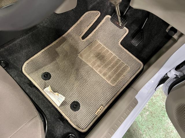 ミライースＬ　走行３９１３２キロ／ワンセグナビ／バックカメラ１年保証・走行距離無制限　助手席エアバック　純正カーペットマット　ＥＴＣ　アイドリングストップ　キーレス　取説・整備記録簿（埼玉県）の中古車