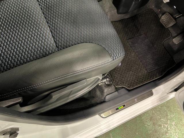 タントカスタムＸ　走行９９４１キロ／車検整備付／ナビ／ドラレコ一年保証・走行距離無制限走行９９４１キロ　フルセグナビ　ブルートゥース　全周囲カメラ　ドラレコ　クリアランスソナー　オートライト　ＬＥＤヘッドライト　シートヒーター　両側電動スライドドア（埼玉県）の中古車