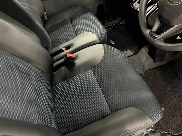 タントカスタムＸ　走行９９４１キロ／車検整備付／ナビ／ドラレコ一年保証・走行距離無制限走行９９４１キロ　フルセグナビ　ブルートゥース　全周囲カメラ　ドラレコ　クリアランスソナー　オートライト　ＬＥＤヘッドライト　シートヒーター　両側電動スライドドア（埼玉県）の中古車