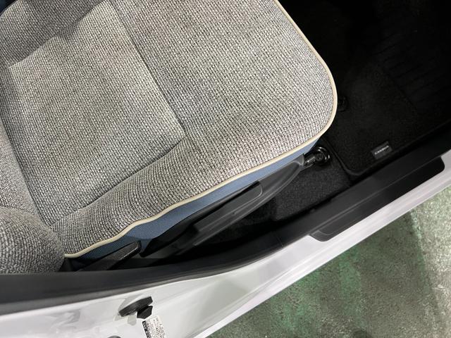 ムーヴキャンバスストライプスＧ　走行８７５６キロ／車検整備付／純正ナビ一年保証・走行距離無制限走行８７５６キロ　フルセグナビ　バックカメラ　ブルートゥース　クリアランスソナー　　オートライト　ＬＥＤヘッドライト　ベンチシート　シートヒーター　両側電動スライドドア（埼玉県）の中古車