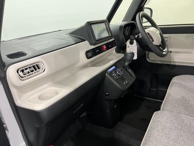 ムーヴキャンバスストライプスＧ　走行８７５６キロ／車検整備付／純正ナビ一年保証・走行距離無制限走行８７５６キロ　フルセグナビ　バックカメラ　ブルートゥース　クリアランスソナー　　オートライト　ＬＥＤヘッドライト　ベンチシート　シートヒーター　両側電動スライドドア（埼玉県）の中古車