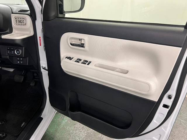ムーヴキャンバスストライプスＧ　走行８７５６キロ／車検整備付／純正ナビ一年保証・走行距離無制限走行８７５６キロ　フルセグナビ　バックカメラ　ブルートゥース　クリアランスソナー　　オートライト　ＬＥＤヘッドライト　ベンチシート　シートヒーター　両側電動スライドドア（埼玉県）の中古車