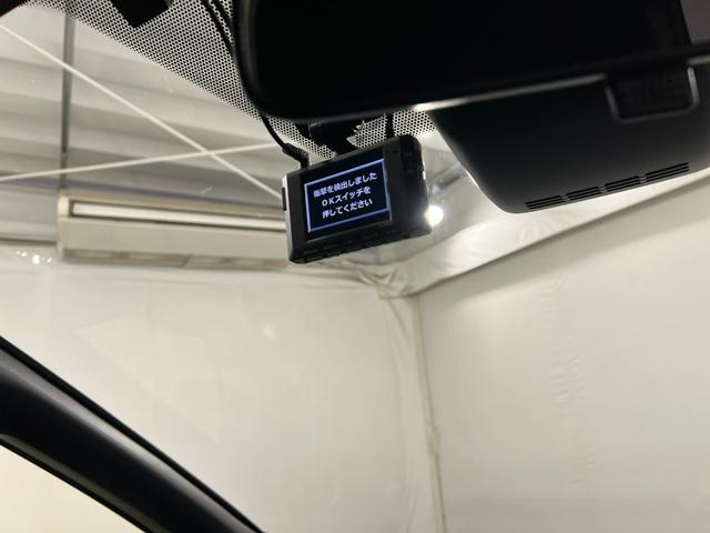 ヴォクシーハイブリッドZS 煌III 車検整備付/走行56029キロ1年保証距離無制限 走行距離56029キロ フルセグナビ バックカメラ ブルートゥース ドラレコ 純正マット 助手席エアバッグ LEDヘッドランプ 両側電動スライドドア 電動格納式ドアミラー(埼玉県)の中古車