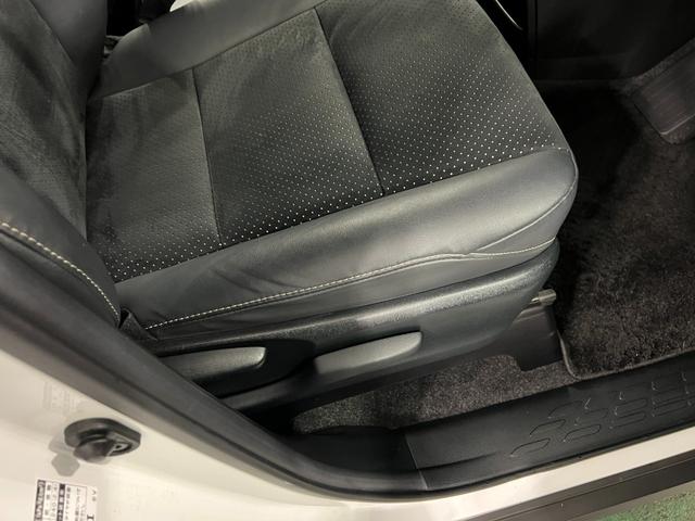 ヴォクシーハイブリッドZS 煌III 車検整備付/走行56029キロ1年保証距離無制限 走行距離56029キロ フルセグナビ バックカメラ ブルートゥース ドラレコ 純正マット 助手席エアバッグ LEDヘッドランプ 両側電動スライドドア 電動格納式ドアミラー(埼玉県)の中古車