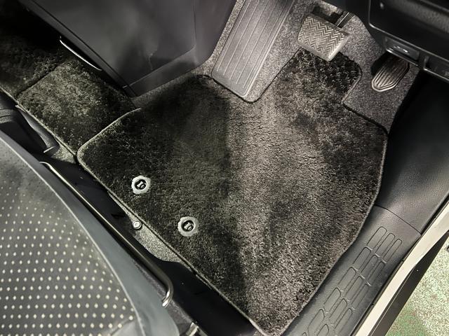 ヴォクシーハイブリッドZS 煌III 車検整備付/走行56029キロ1年保証距離無制限 走行距離56029キロ フルセグナビ バックカメラ ブルートゥース ドラレコ 純正マット 助手席エアバッグ LEDヘッドランプ 両側電動スライドドア 電動格納式ドアミラー(埼玉県)の中古車