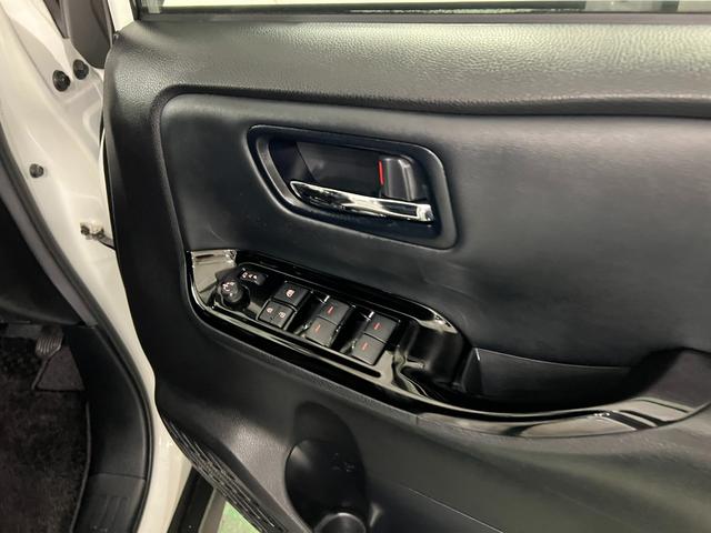 ヴォクシーハイブリッドZS 煌III 車検整備付/走行56029キロ1年保証距離無制限 走行距離56029キロ フルセグナビ バックカメラ ブルートゥース ドラレコ 純正マット 助手席エアバッグ LEDヘッドランプ 両側電動スライドドア 電動格納式ドアミラー(埼玉県)の中古車