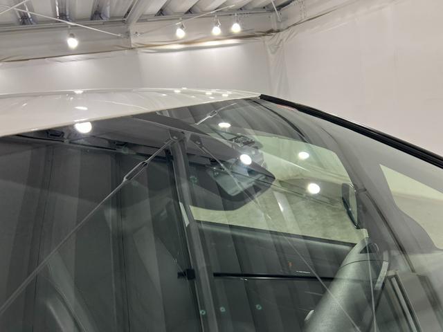 ヴォクシーハイブリッドZS 煌III 車検整備付/走行56029キロ1年保証距離無制限 走行距離56029キロ フルセグナビ バックカメラ ブルートゥース ドラレコ 純正マット 助手席エアバッグ LEDヘッドランプ 両側電動スライドドア 電動格納式ドアミラー(埼玉県)の中古車