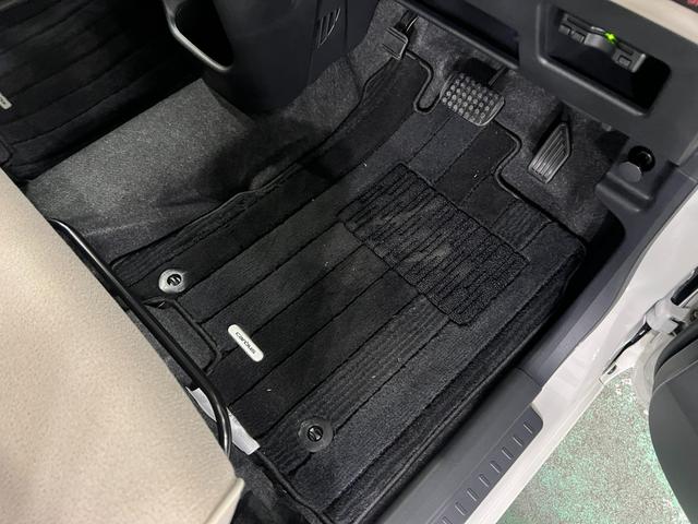 ムーヴキャンバスGメイクアップVS SAIII 走行8291キロ/8型ナビ一年保証・走行距離無制限走行8291キロ フルセグナビ ブルートゥース 全周囲カメラ ETC サイドエアバック オートライト LEDヘッドライト シートヒーター 両側電動スライドドア(埼玉県)の中古車