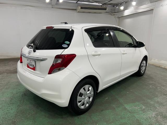 ヴィッツＦ　走行４３２４０キロ／車検整備付／ワンセグナビ１年保証・走行距離無制限　助手席エアバック　ＥＴＣ　純正カーペットマット　ブルートゥース　ドラレコ　ＬＥＤヘッドライト（埼玉県）の中古車