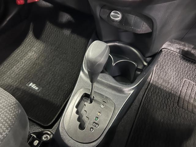 ヴィッツＦ　走行４３２４０キロ／車検整備付／ワンセグナビ１年保証・走行距離無制限　助手席エアバック　ＥＴＣ　純正カーペットマット　ブルートゥース　ドラレコ　ＬＥＤヘッドライト（埼玉県）の中古車