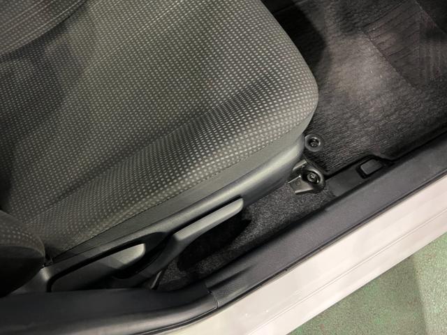 ヴィッツＦ　走行４３２４０キロ／車検整備付／ワンセグナビ１年保証・走行距離無制限　助手席エアバック　ＥＴＣ　純正カーペットマット　ブルートゥース　ドラレコ　ＬＥＤヘッドライト（埼玉県）の中古車