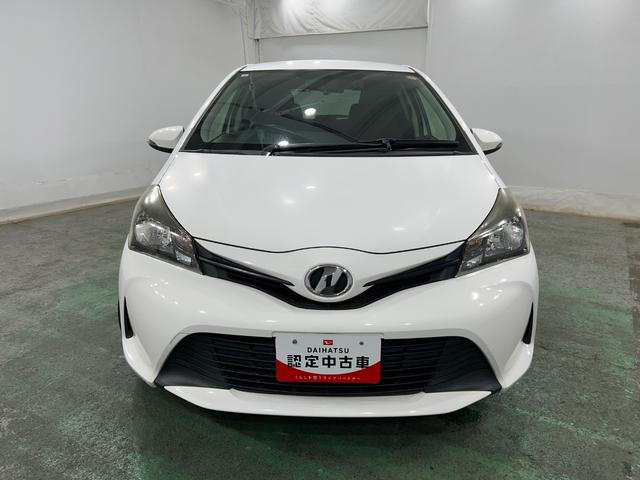 ヴィッツＦ　走行４３２４０キロ／車検整備付／ワンセグナビ１年保証・走行距離無制限　助手席エアバック　ＥＴＣ　純正カーペットマット　ブルートゥース　ドラレコ　ＬＥＤヘッドライト（埼玉県）の中古車