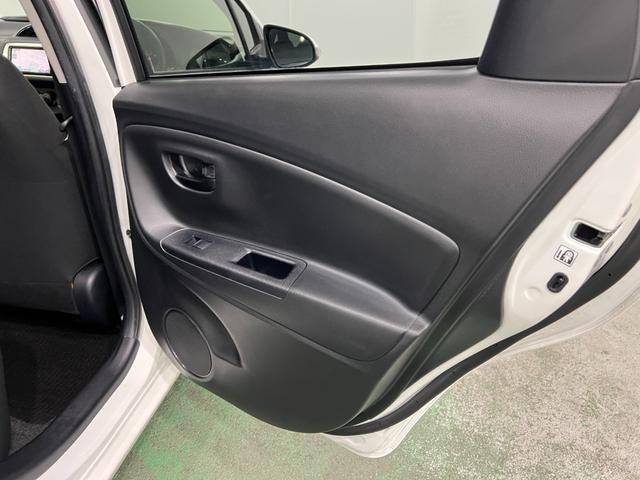 ヴィッツＦ　走行４３２４０キロ／車検整備付／ワンセグナビ１年保証・走行距離無制限　助手席エアバック　ＥＴＣ　純正カーペットマット　ブルートゥース　ドラレコ　ＬＥＤヘッドライト（埼玉県）の中古車