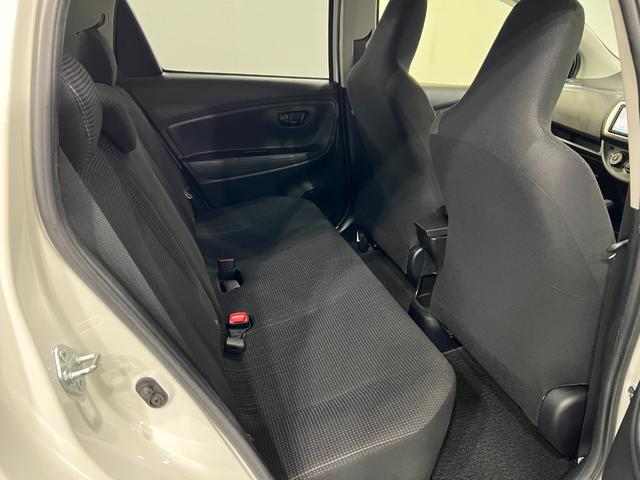 ヴィッツＦ　走行４３２４０キロ／車検整備付／ワンセグナビ１年保証・走行距離無制限　助手席エアバック　ＥＴＣ　純正カーペットマット　ブルートゥース　ドラレコ　ＬＥＤヘッドライト（埼玉県）の中古車