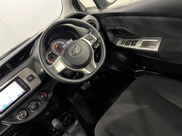 ヴィッツＦ　走行４３２４０キロ／車検整備付／ワンセグナビ１年保証・走行距離無制限　助手席エアバック　ＥＴＣ　純正カーペットマット　ブルートゥース　ドラレコ　ＬＥＤヘッドライト（埼玉県）の中古車