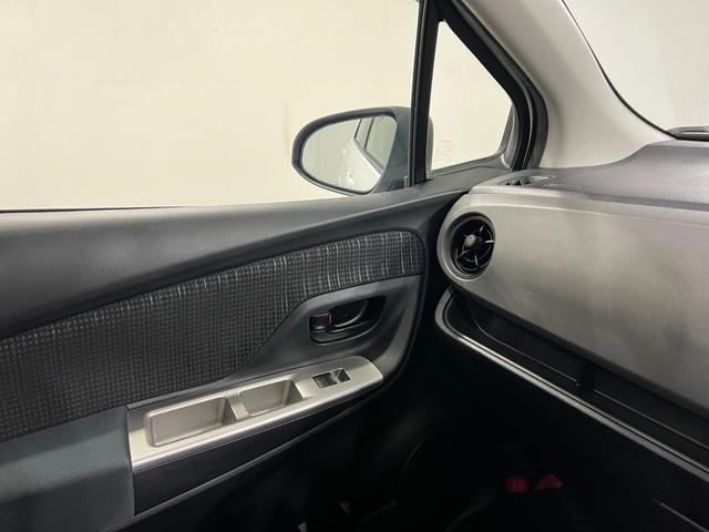 ヴィッツＦ　走行４３２４０キロ／車検整備付／ワンセグナビ１年保証・走行距離無制限　助手席エアバック　ＥＴＣ　純正カーペットマット　ブルートゥース　ドラレコ　ＬＥＤヘッドライト（埼玉県）の中古車
