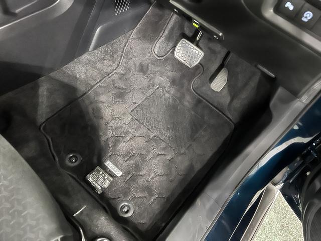 ロッキープレミアム 走行29152キロ/車検整備付/9インチナビ1年保証・走行距離無制限 ブルートゥース ETC 全周囲カメラ ドラレコ サイドエアバック クリアランスソナー オートマチックハイビーム オートライト LEDヘッドライト シートヒーター(埼玉県)の中古車