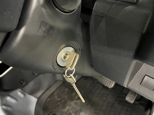 ハイゼットトラックスタンダード 走行32499キロ/クリアランスソナー/幌1年保証・走行距離無制 オートライト アイドリングストップ 助手席エアバック 純正カーペットマット CVT 2WD 板キー(埼玉県)の中古車
