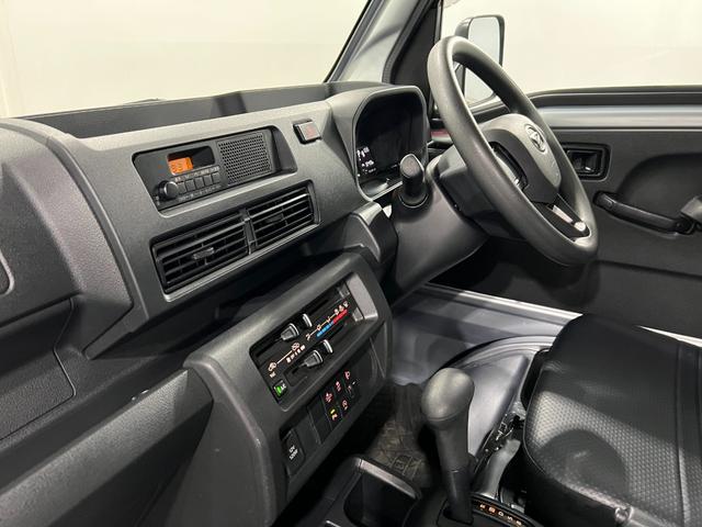 ハイゼットトラックスタンダード 走行32499キロ/クリアランスソナー/幌1年保証・走行距離無制 オートライト アイドリングストップ 助手席エアバック 純正カーペットマット CVT 2WD 板キー(埼玉県)の中古車