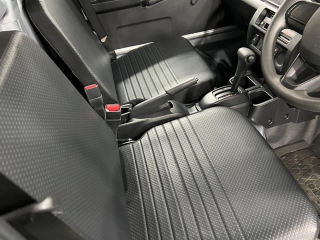 ハイゼットトラックスタンダード 走行32499キロ/クリアランスソナー/幌1年保証・走行距離無制 オートライト アイドリングストップ 助手席エアバック 純正カーペットマット CVT 2WD 板キー(埼玉県)の中古車