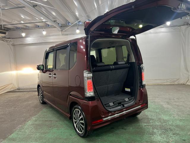 N−BOXカスタムG ターボSSパッケージ 車検整備付/走行12296キロ1年保証距離無制限 走行距離12296キロ フルセグナビ バックカメラ ブルートゥース 純正マット サイドエアバッグ オートライト シートヒーター 両側電動スライドドア 電動格納式ドアミラー(埼玉県)の中古車