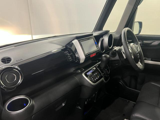 N−BOXカスタムG ターボSSパッケージ 車検整備付/走行12296キロ1年保証距離無制限 走行距離12296キロ フルセグナビ バックカメラ ブルートゥース 純正マット サイドエアバッグ オートライト シートヒーター 両側電動スライドドア 電動格納式ドアミラー(埼玉県)の中古車