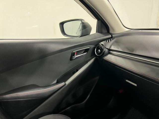 デミオXDツーリング 軽油/走行45951キロ/ナビ/バックカメラ1年保証距離無制限 走行距離45951キロ フルセグナビ バックカメラ ブルートゥース 純正マット サイドエアバッグ LEDヘッドランプ アイドリングストップ シートヒーター(埼玉県)の中古車