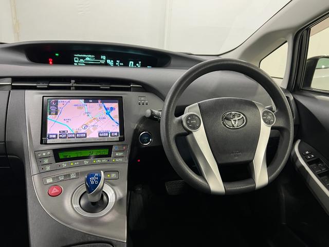 プリウスS 車検整備付/走行27630キロ/ナビ/バックカメラ1年保証距離無制限 走行距離27630キロ フルセグナビ バックカメラ ブルートゥース 純正マット サイドエアバッグ オートライト HIDヘッドランプ 電動格納式ドアミラー(埼玉県)の中古車