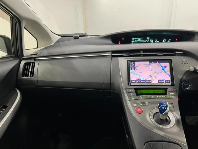 プリウスS 車検整備付/走行27630キロ/ナビ/バックカメラ1年保証距離無制限 走行距離27630キロ フルセグナビ バックカメラ ブルートゥース 純正マット サイドエアバッグ オートライト HIDヘッドランプ 電動格納式ドアミラー(埼玉県)の中古車