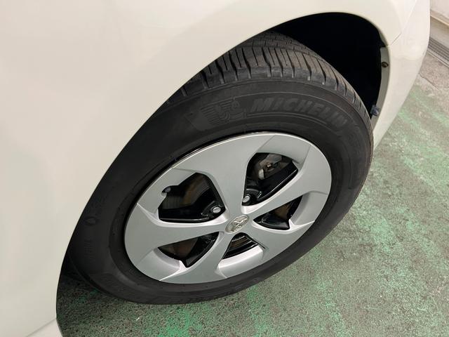 プリウスS 車検整備付/走行27630キロ/ナビ/バックカメラ1年保証距離無制限 走行距離27630キロ フルセグナビ バックカメラ ブルートゥース 純正マット サイドエアバッグ オートライト HIDヘッドランプ 電動格納式ドアミラー(埼玉県)の中古車