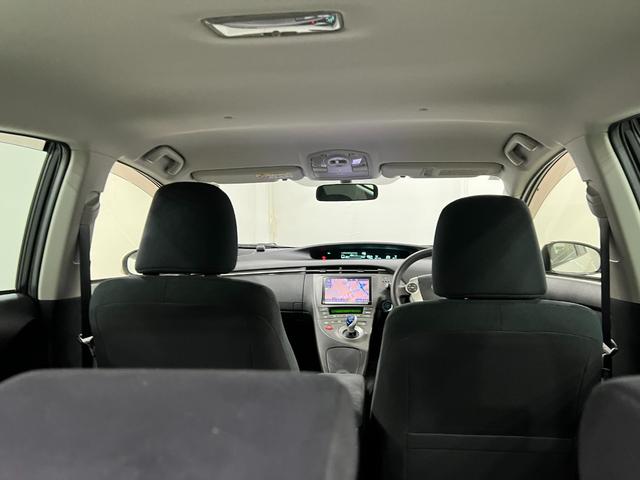 プリウスS 車検整備付/走行27630キロ/ナビ/バックカメラ1年保証距離無制限 走行距離27630キロ フルセグナビ バックカメラ ブルートゥース 純正マット サイドエアバッグ オートライト HIDヘッドランプ 電動格納式ドアミラー(埼玉県)の中古車
