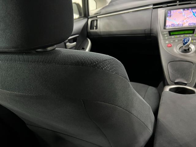プリウスS 車検整備付/走行27630キロ/ナビ/バックカメラ1年保証距離無制限 走行距離27630キロ フルセグナビ バックカメラ ブルートゥース 純正マット サイドエアバッグ オートライト HIDヘッドランプ 電動格納式ドアミラー(埼玉県)の中古車